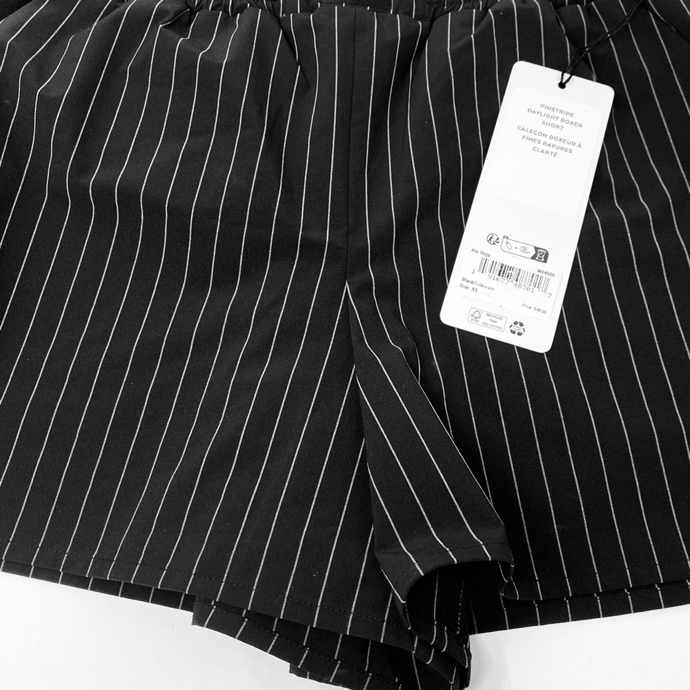 NWT ALO Yoga High Waist Pinstripe Daylight Boxer Short in Black/Titanium Size XS - Picture 6 of 9